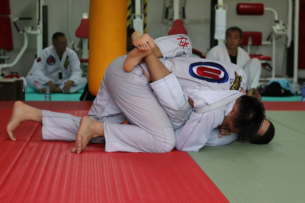 z6t5fnsmvzy - Don’t chill out this Winter two person doing martial arts